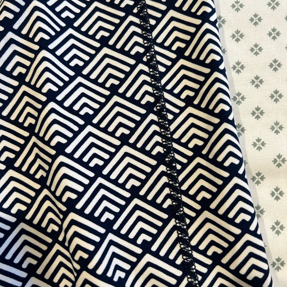 J. McLaughlin geometric navy and white legging-like new sz L - Picture 4 of 4
